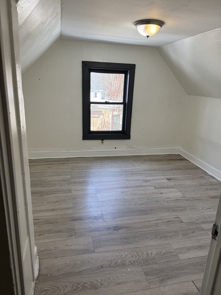 27 Lilac St - Photo 7 of 12