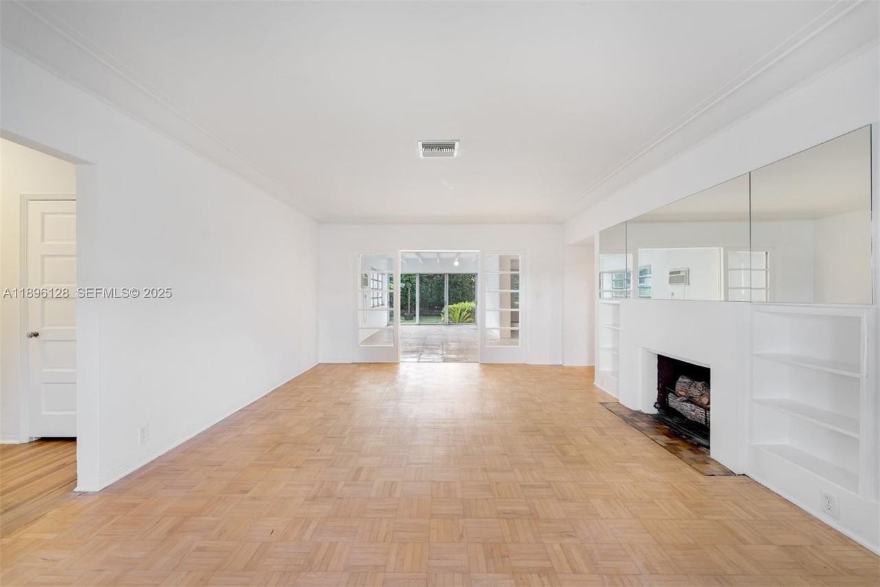 520 W 51st Ter #NA - Photo 3 of 11