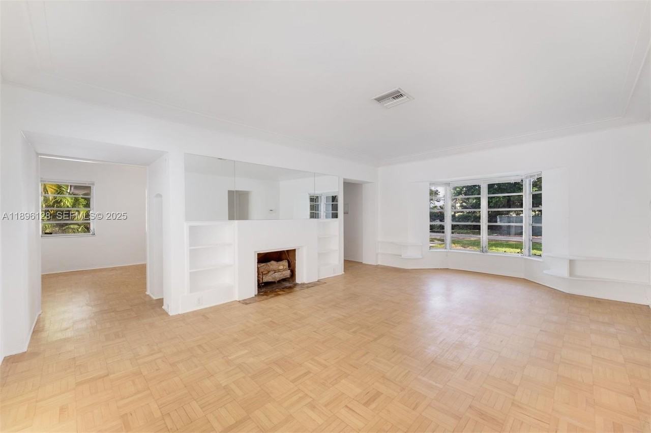 520 W 51st Ter #NA - Photo 5 of 11