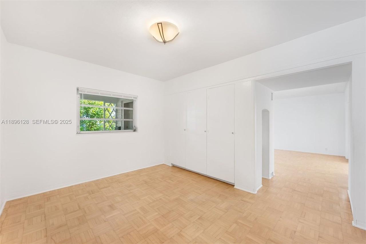 520 W 51st Ter #NA - Photo 6 of 11