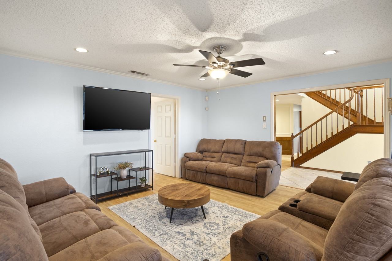 1424 Cobblestone Dr #NA - Photo 6 of 43