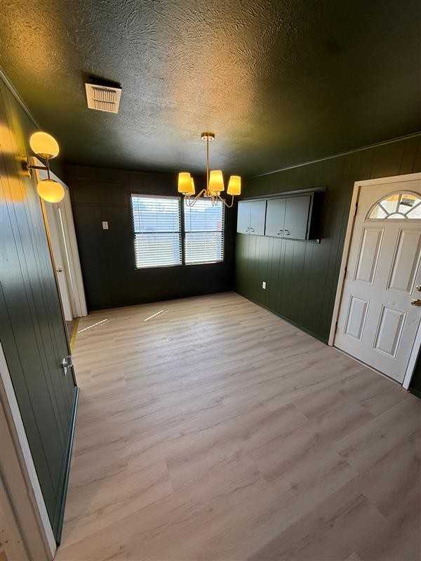 1402 E 21st St #NA - Photo 5 of 18