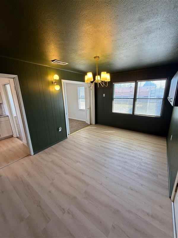 1402 E 21st St #NA - Photo 6 of 18