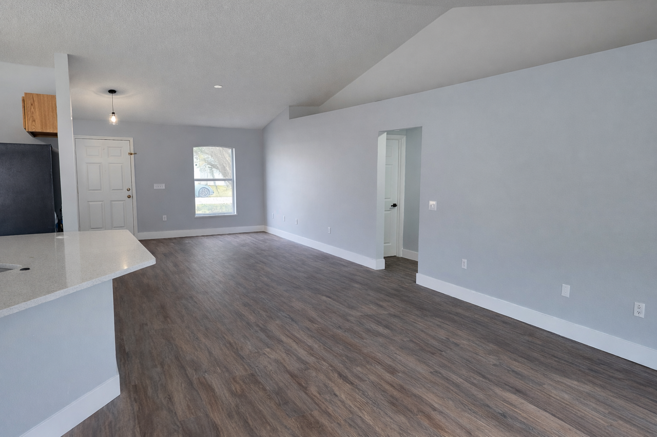 1451 Swan Ct #NA - Photo 2 of 10