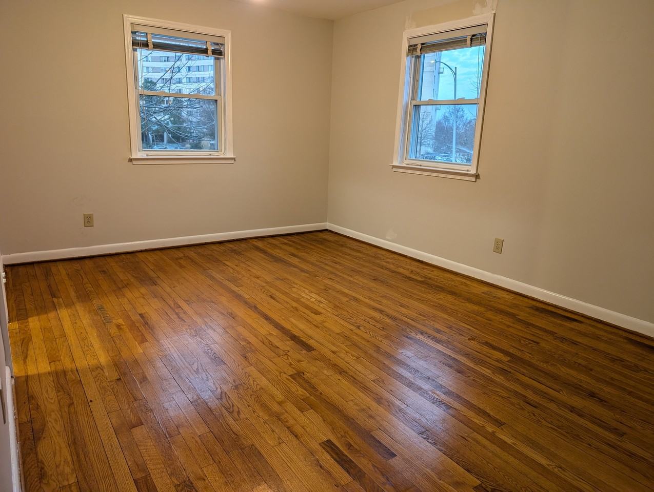 1204 N Oak St #2 - Photo 4 of 14