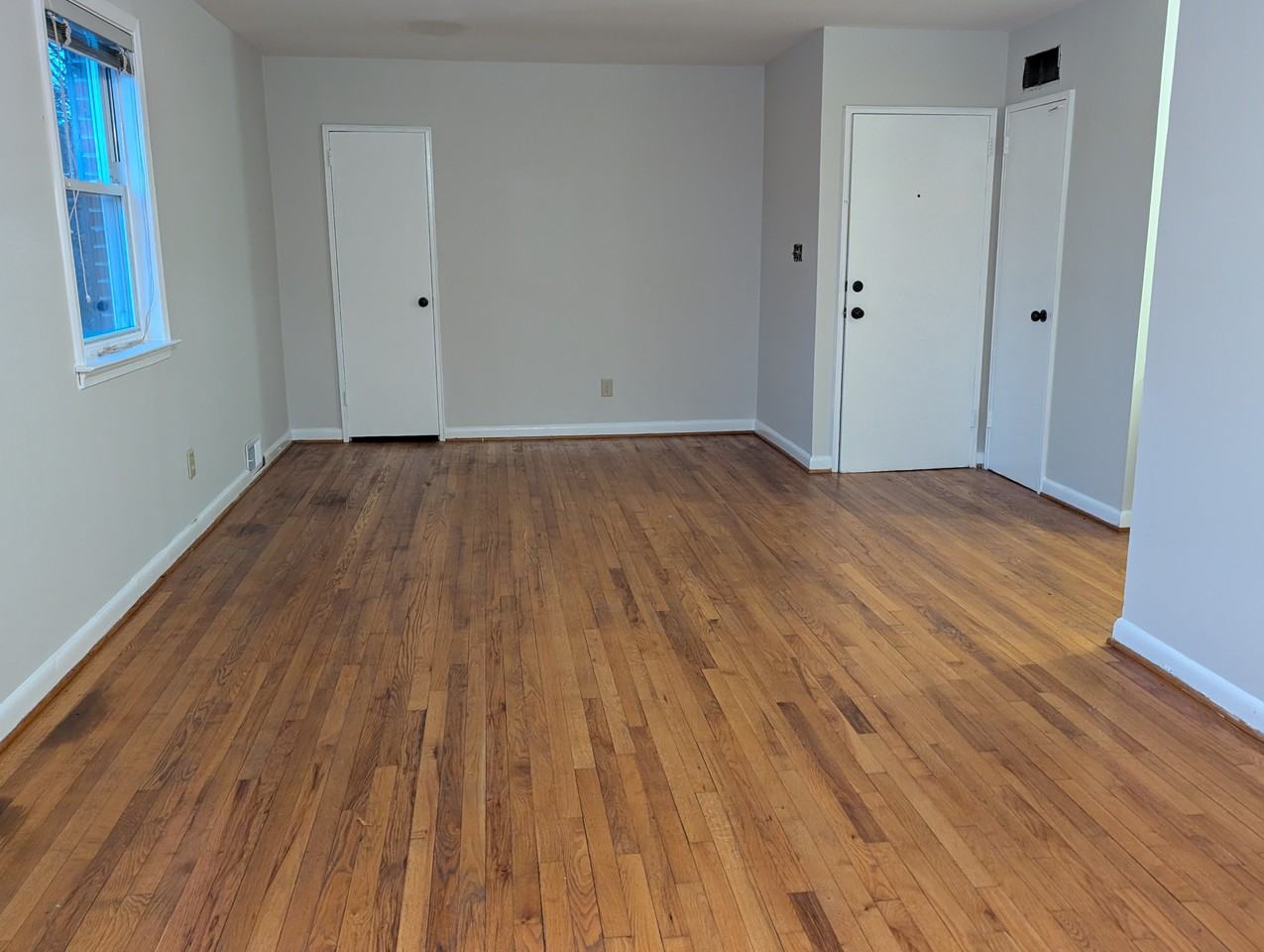 1204 N Oak St #2 - Photo 6 of 14