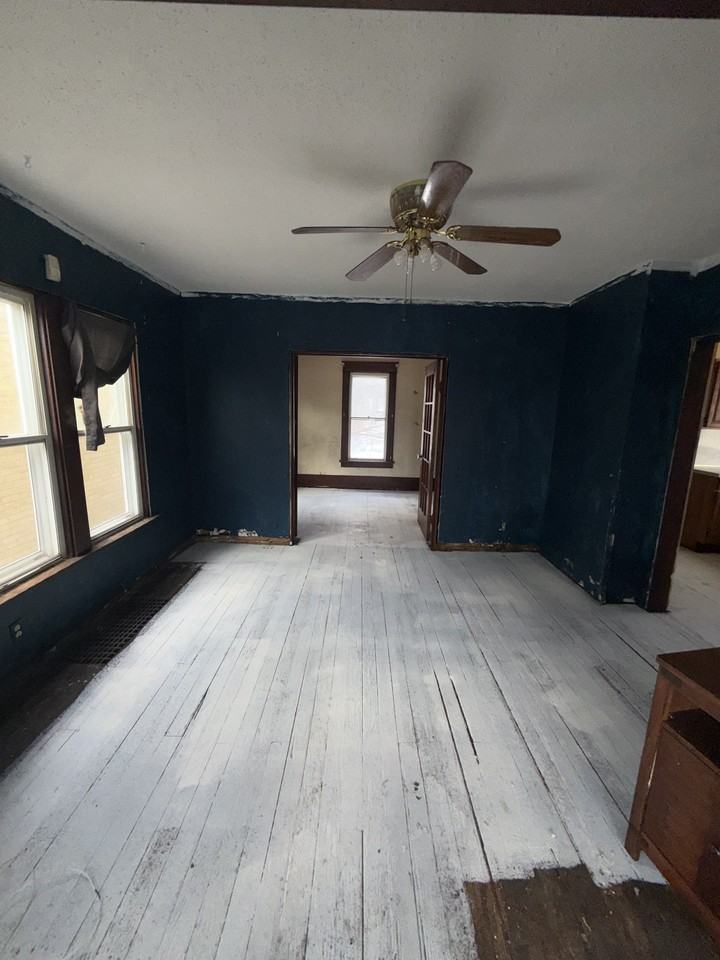 111 E Livingston Dr #NA - Photo 4 of 40