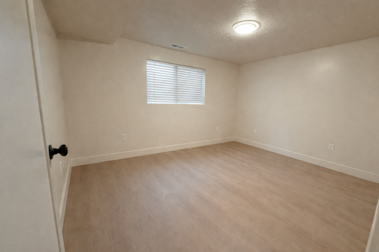 1181 W Koradine Dr - Photo 3 of 8