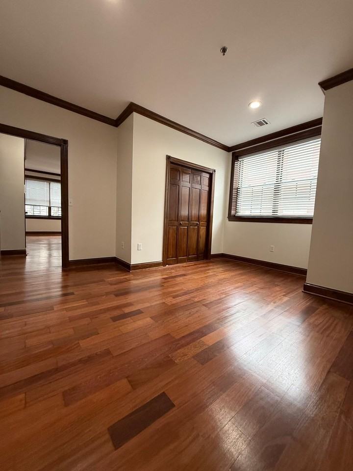 103 Main St #1 - Photo 3 of 6