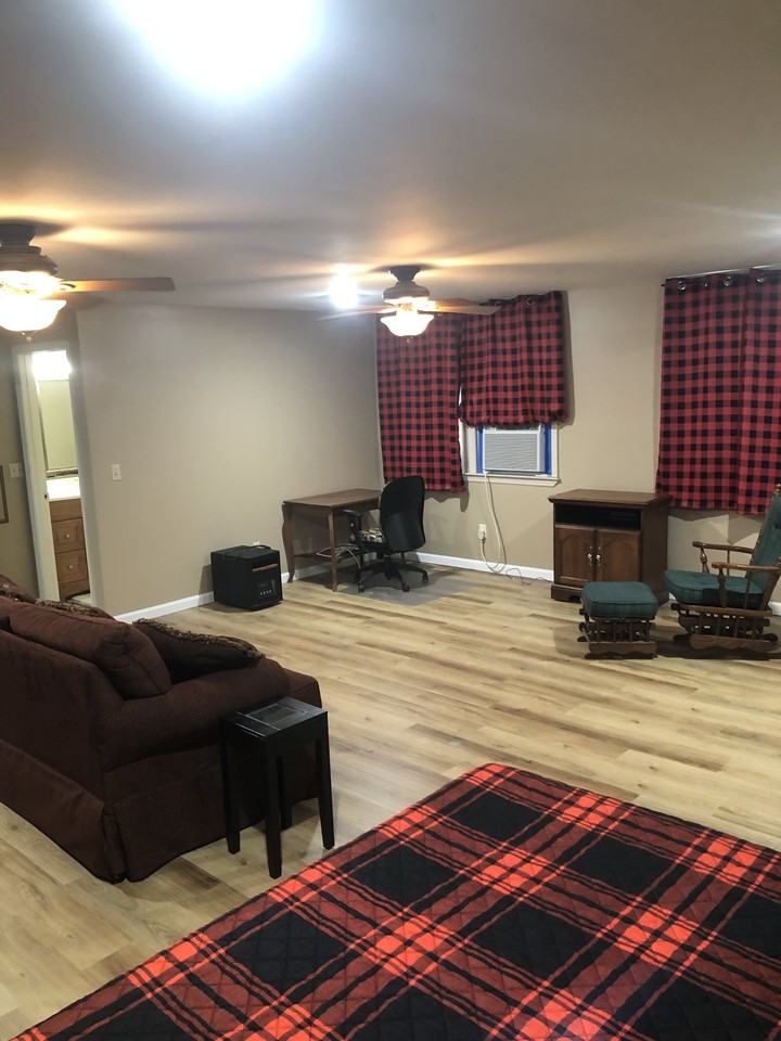 514 Laurel Ave - Photo 5 of 11