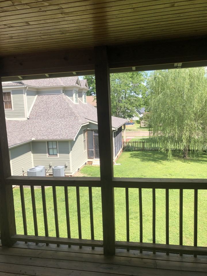 514 Laurel Ave - Photo 4 of 11