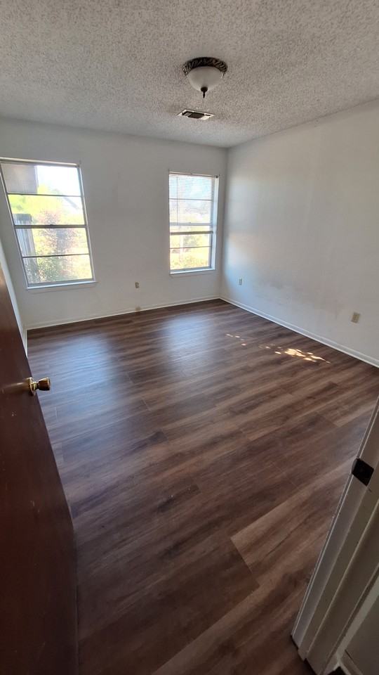 1003 S Broad St #A - Photo 5 of 11