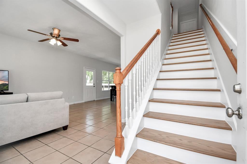 8102 Rhobell St #A - Photo 5 of 25