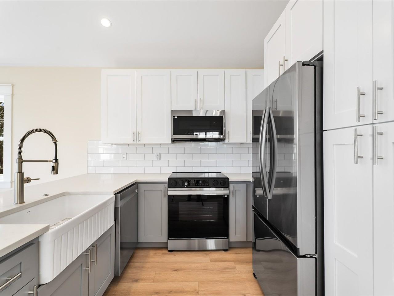 480 Se Reed Market Rd #NA - Photo 6 of 32