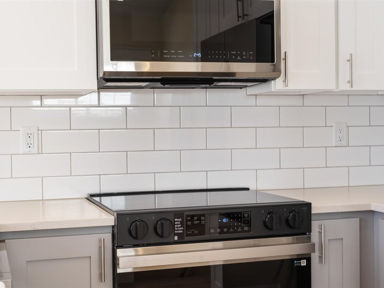 480 Se Reed Market Rd #NA - Photo 7 of 32