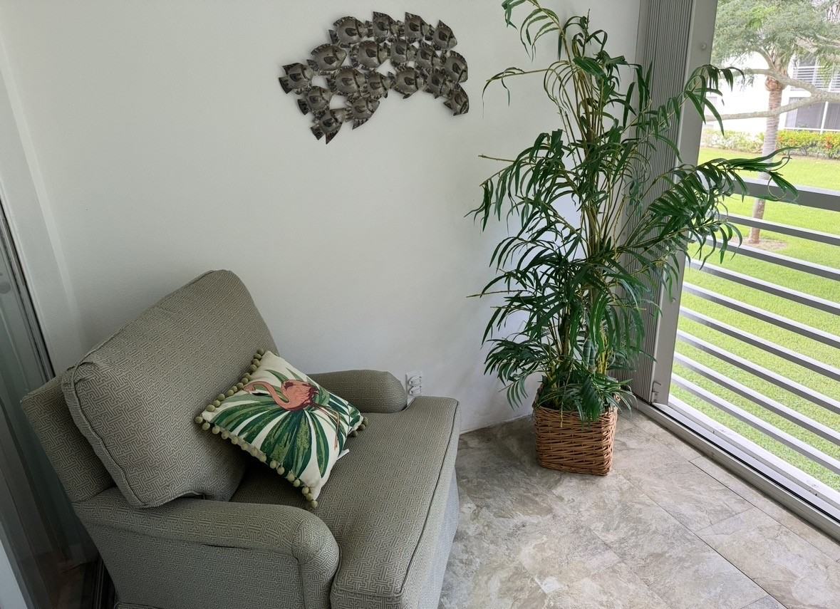 4 Westwood Ave #204 - Photo 6 of 33