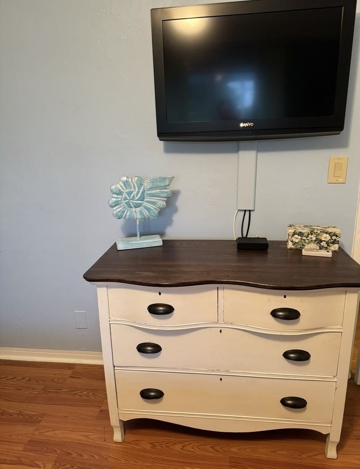 4 Westwood Ave #204 - Photo 7 of 33