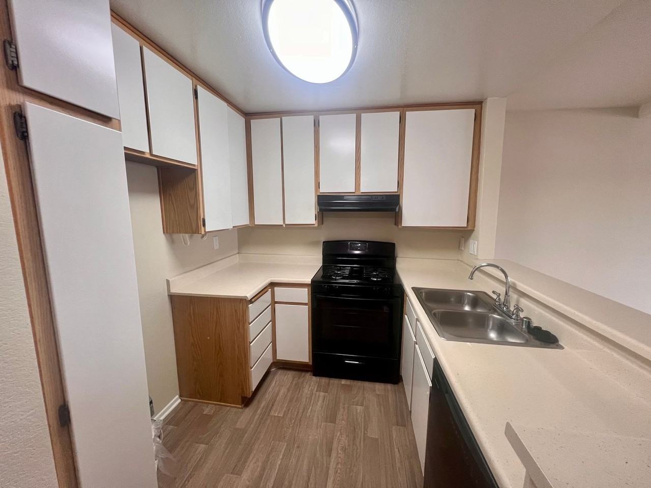 Lassen Apartments - Photo 7 of 31