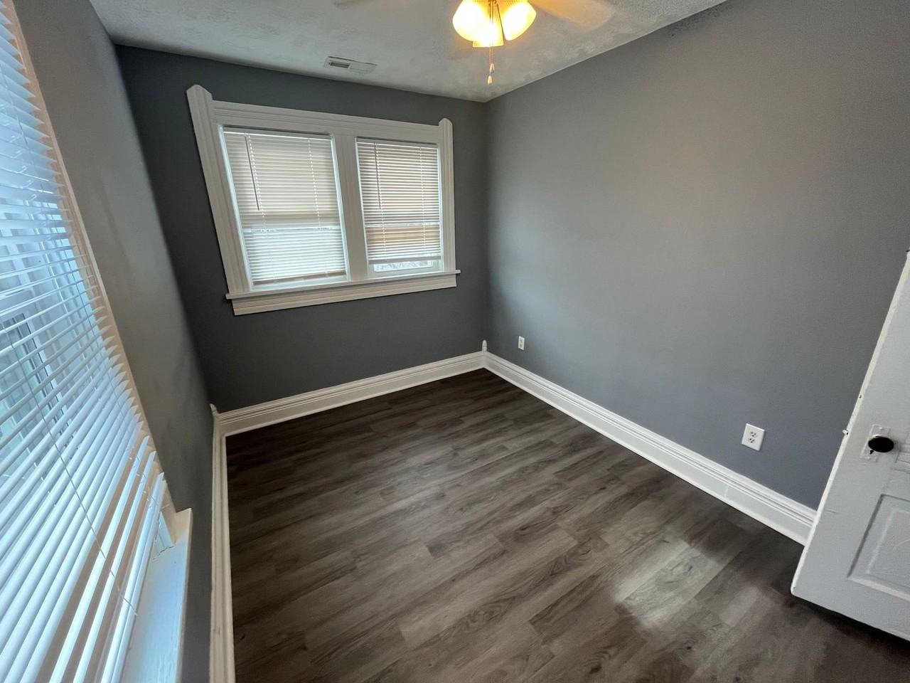 1512 Main St - Photo 5 of 9