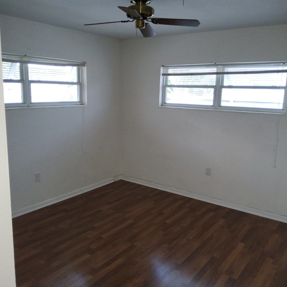 220 Debra Ct #NA - Photo 7 of 10