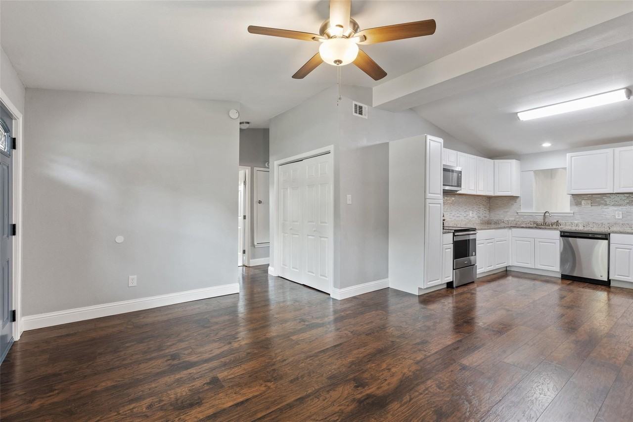 626 Seneca Dr #NA - Photo 3 of 24