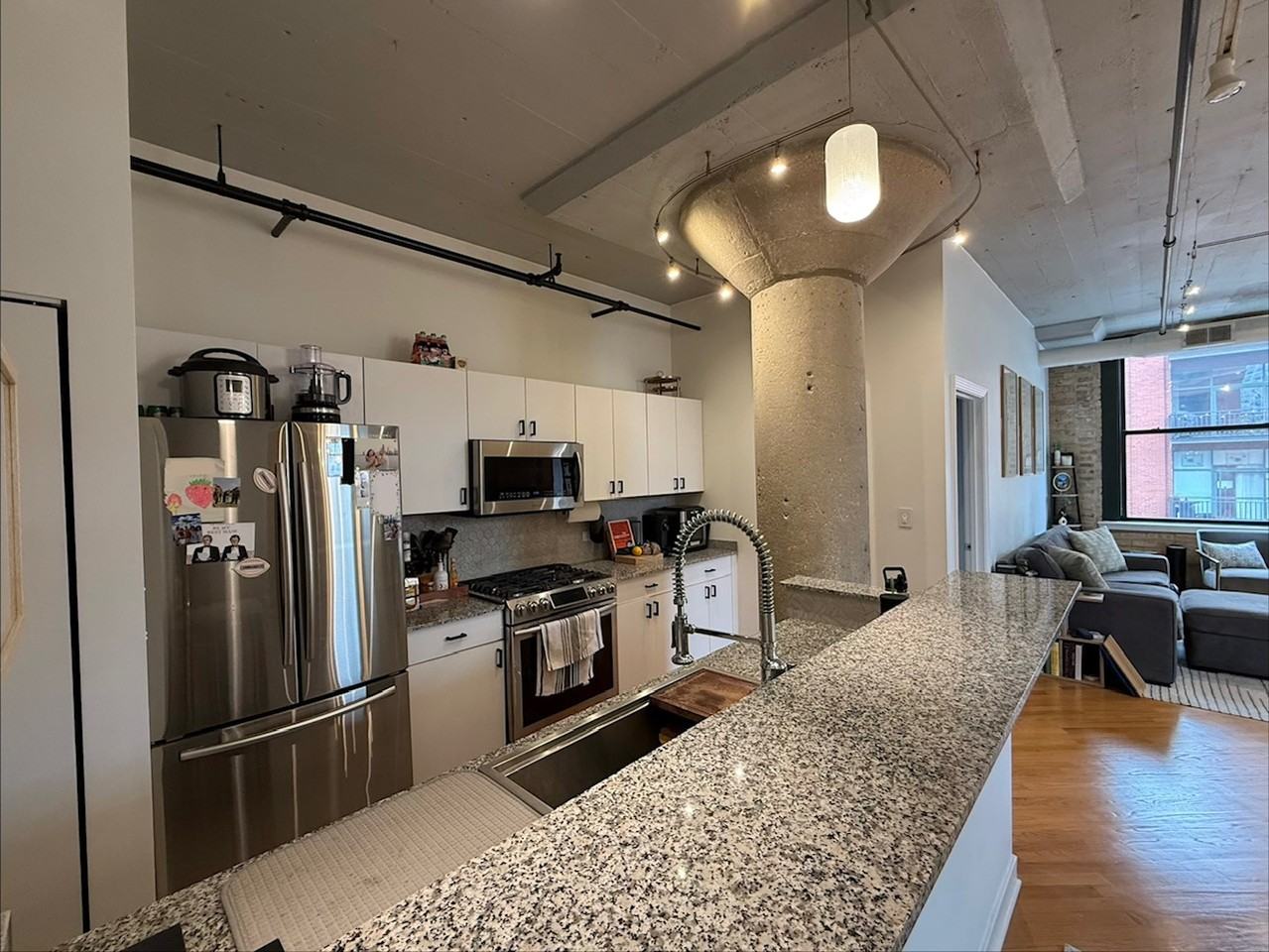 411 W Ontario St #528 - Photo 7 of 28