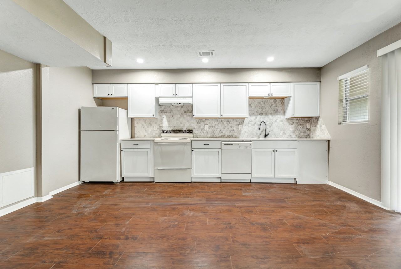 4301 Boyett St #D - Photo 5 of 10