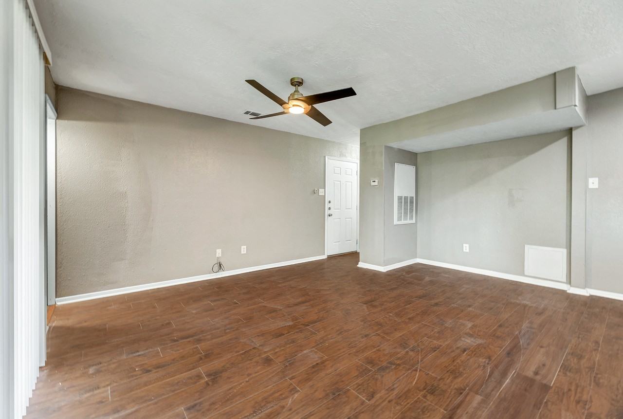 4301 Boyett St #D - Photo 6 of 10