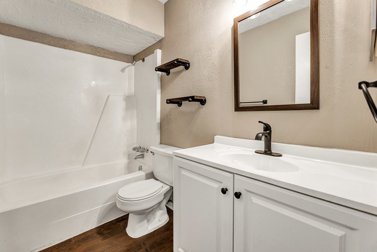 4301 Boyett St #D - Photo 7 of 10