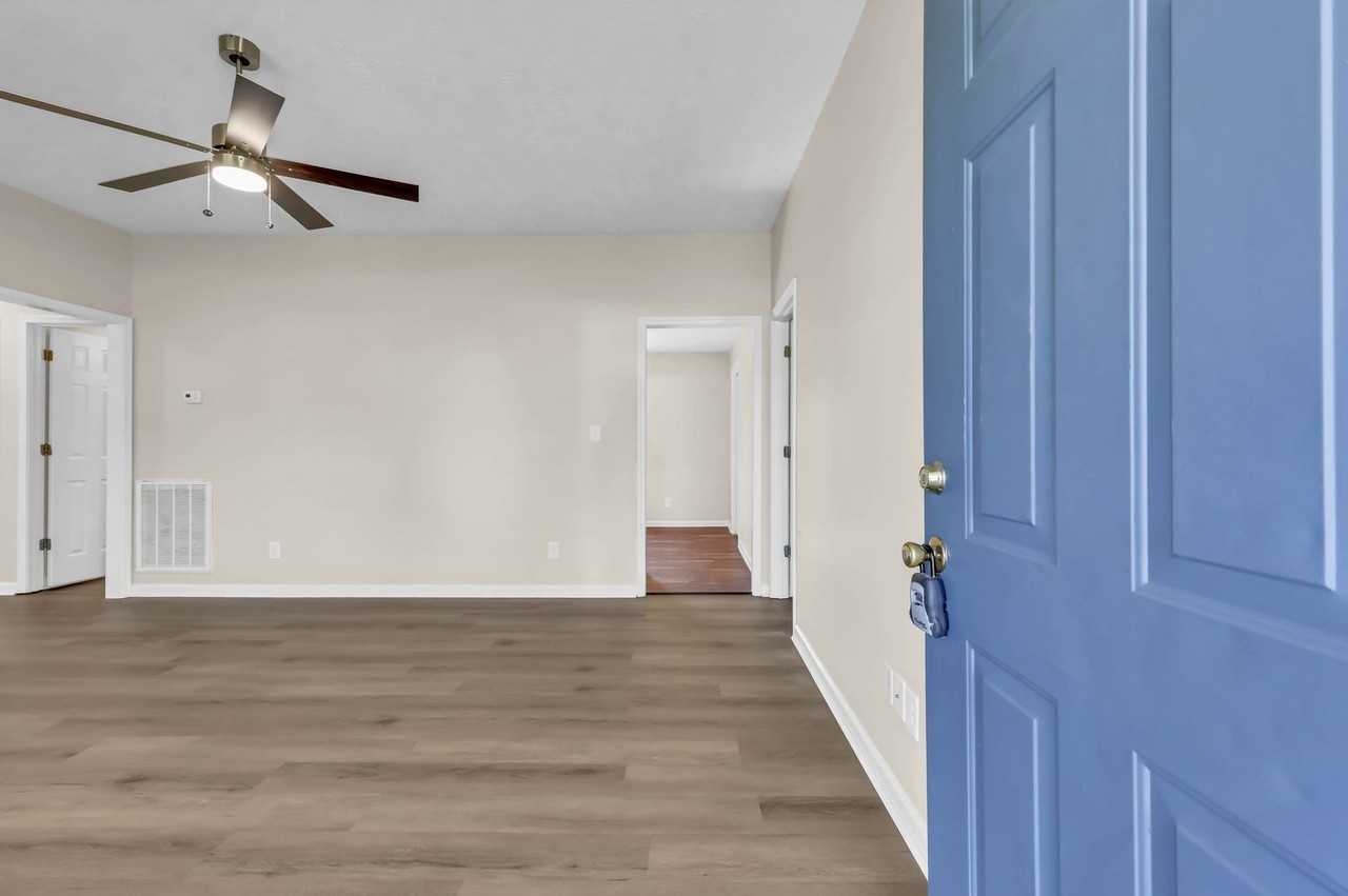 1006 Bobcat Dr - Photo 3 of 31