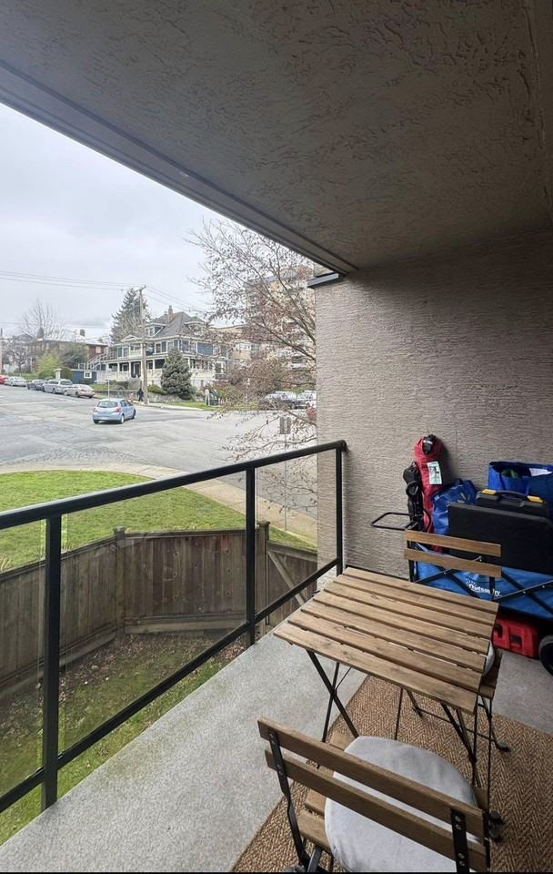 320 Carnarvon St - Photo 3 of 6