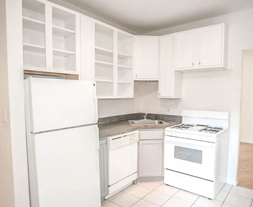 N Pine Grove Ave & W Irving Park Rd - Photo 6 of 10