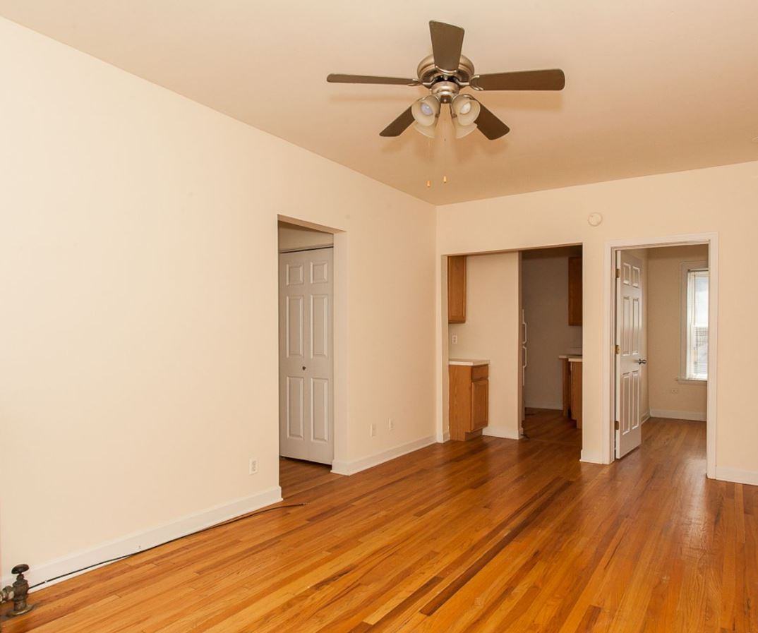 N Pine Grove Ave & W Irving Park Rd - Photo 4 of 10