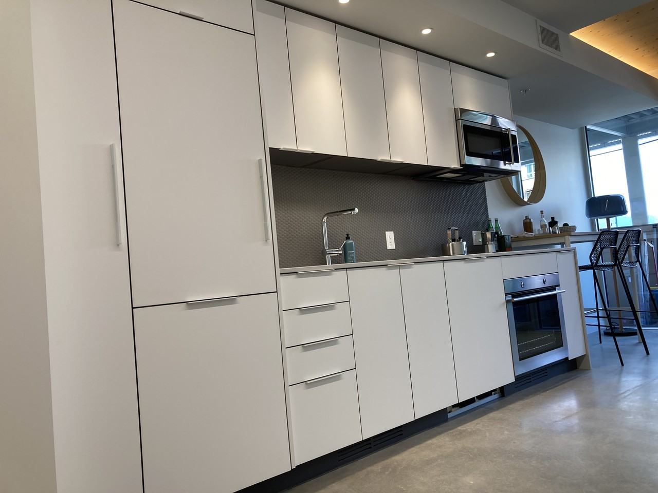 550 East Broadway #208 - Photo 4 of 15