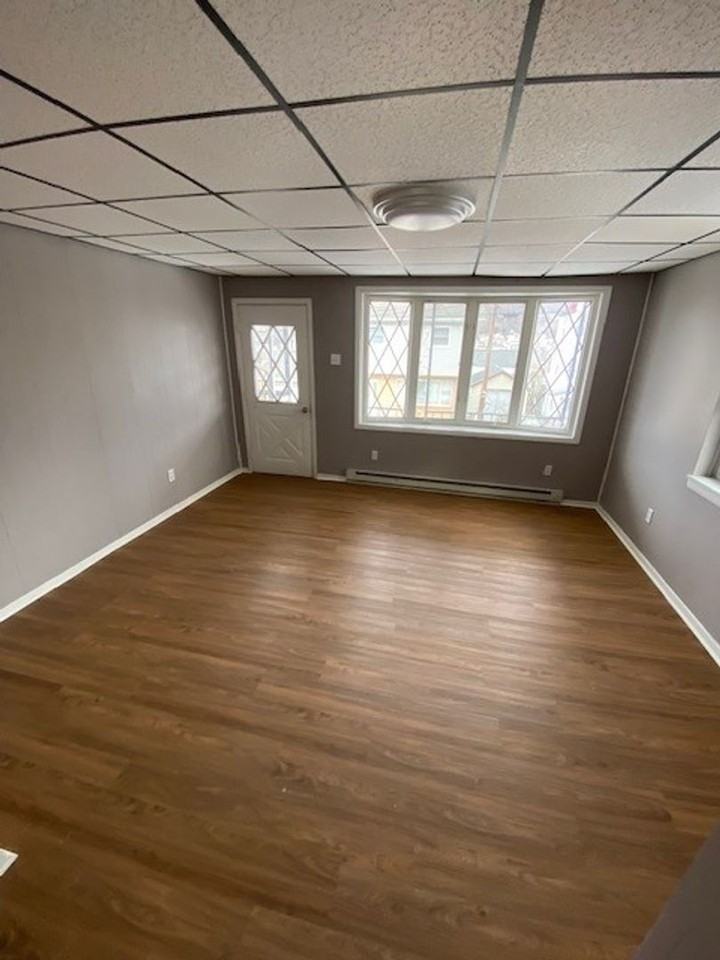 53 W High St - Photo 4 of 9