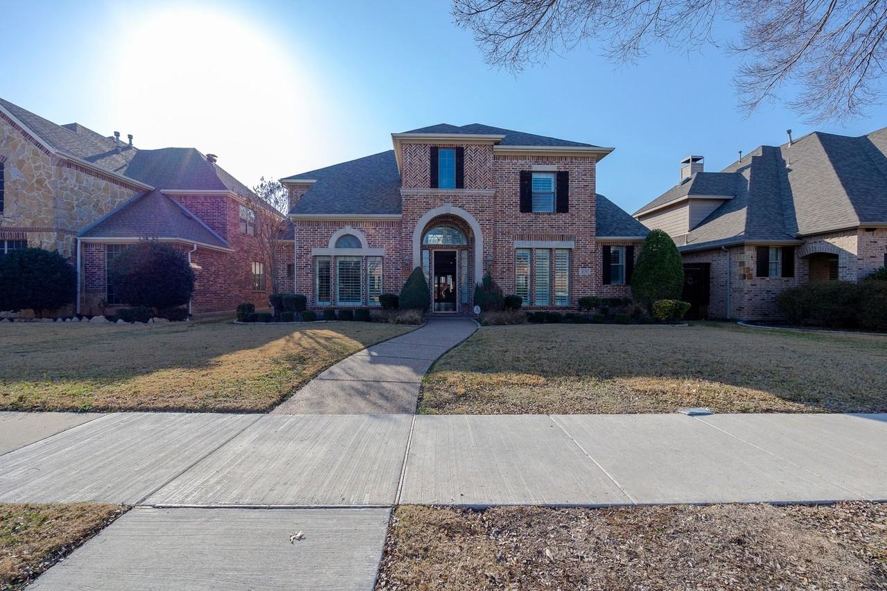 408 Benwick Way - Photo 2 of 44
