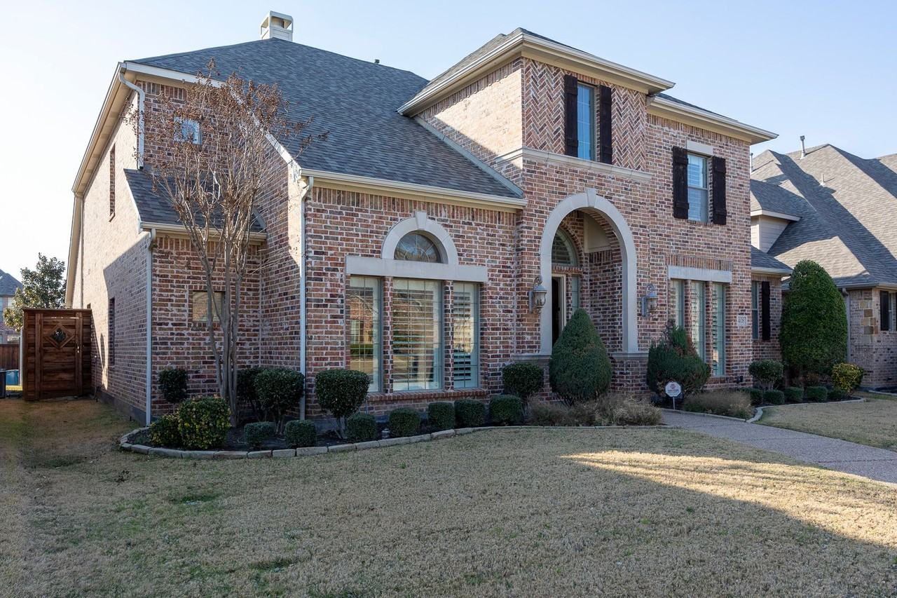 408 Benwick Way - Photo 3 of 44