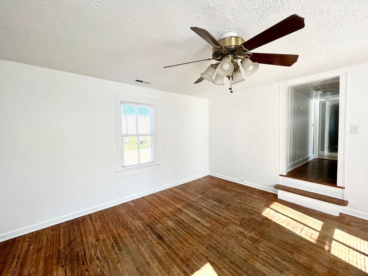301 W Fearing St #B - Photo 2 of 7