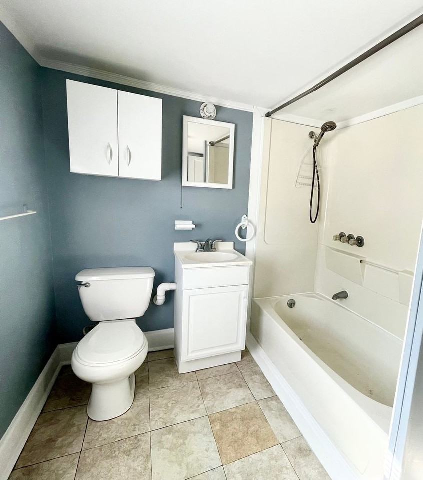 301 W Fearing St #B - Photo 3 of 7
