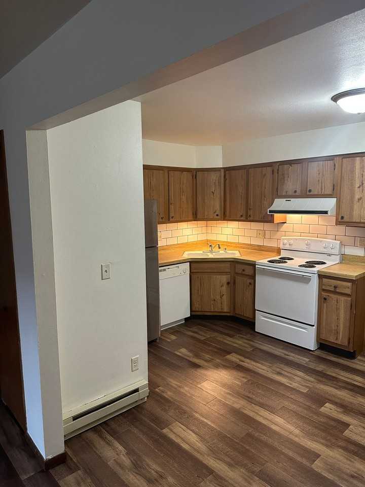 Immaculate Updated 2 Bedroom with 1 Bath - Photo 2 of 17