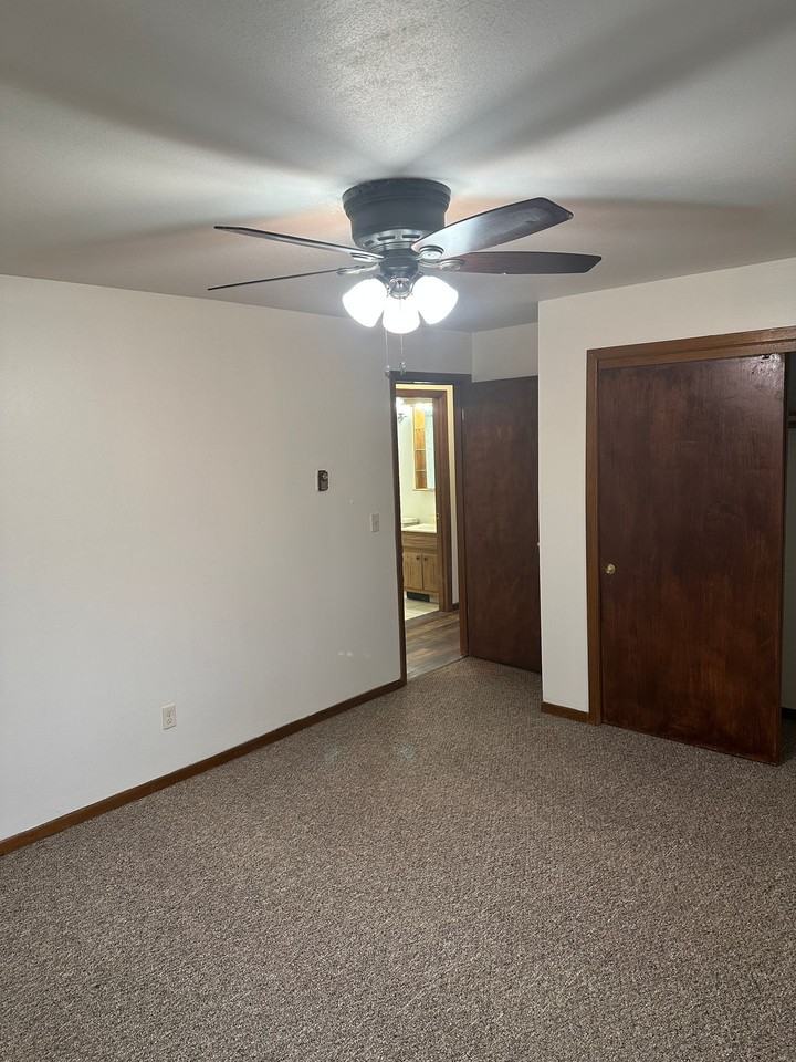 Immaculate Updated 2 Bedroom with 1 Bath - Photo 3 of 17