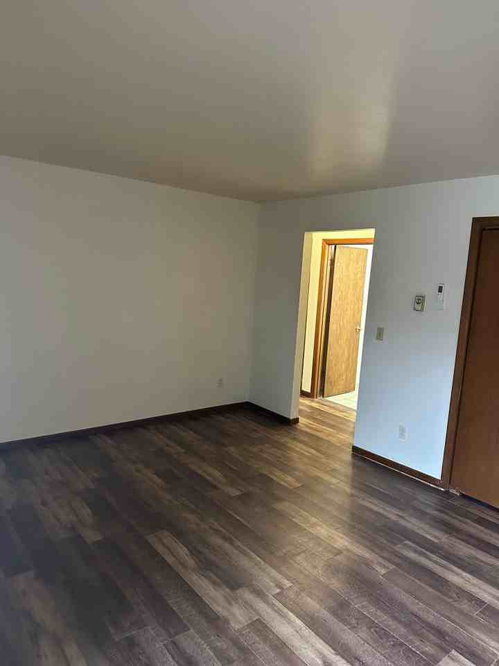 Immaculate Updated 2 Bedroom with 1 Bath - Photo 5 of 17