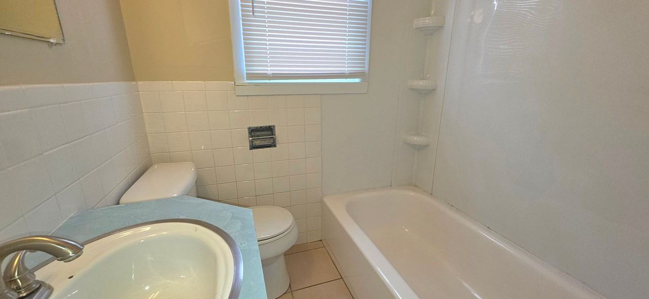 1930 S Fremont Ave - Photo 4 of 12