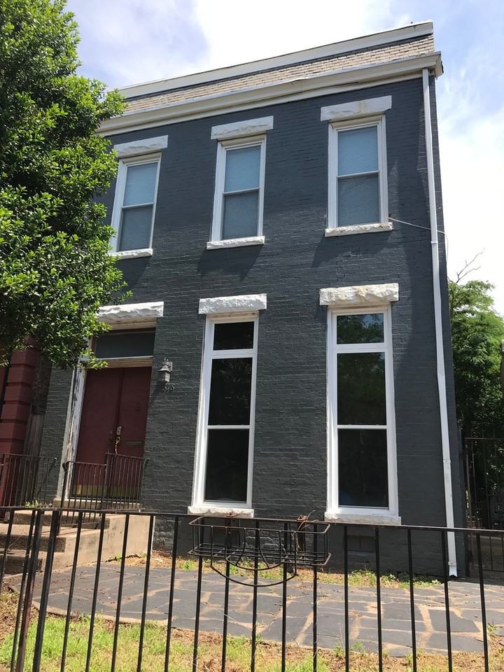 1318 Floyd Ave - Photo 2 of 23