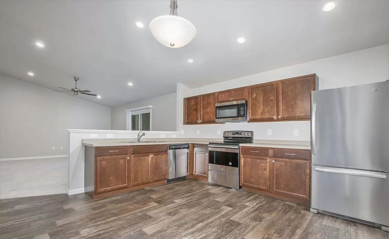 2756 Plover Dr Se - Photo 2 of 8