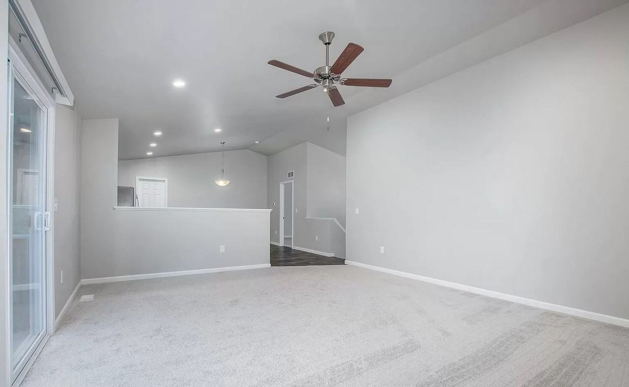 2756 Plover Dr Se - Photo 4 of 8