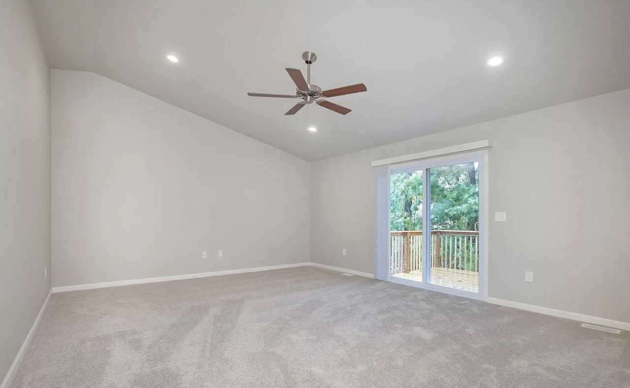 2756 Plover Dr Se - Photo 6 of 8