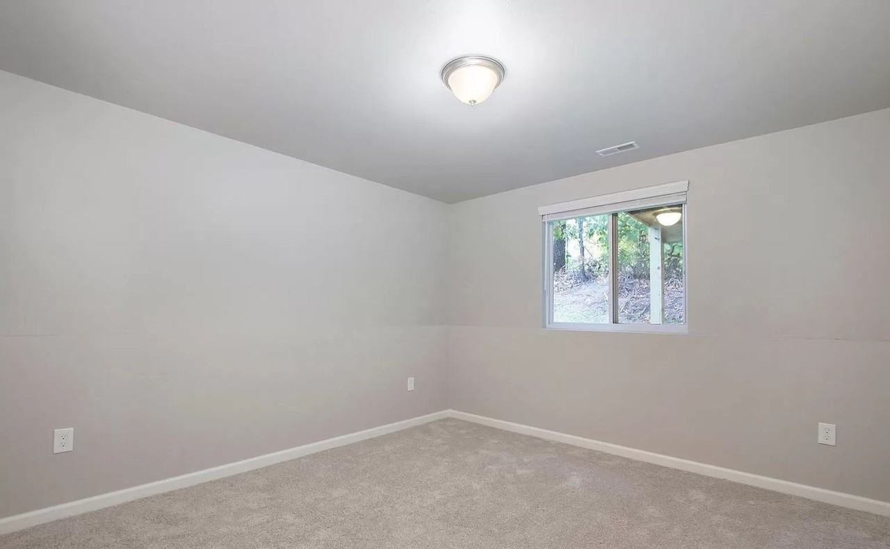 2756 Plover Dr Se - Photo 7 of 8