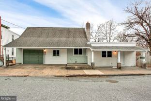 3015 Locust St - Photo 1 of 1