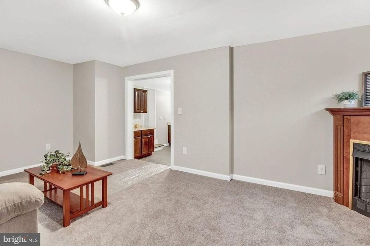 3015 Locust St - Photo 3 of 37